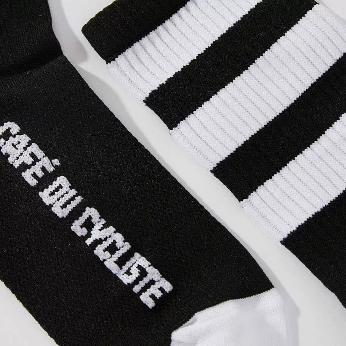 Hot Cafe Du Cycliste Skate Socks White & Black